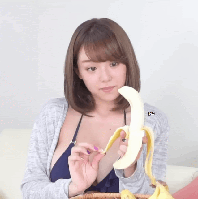 바나나도 꼴릿하게 먹는 섹시어필하는 슴골